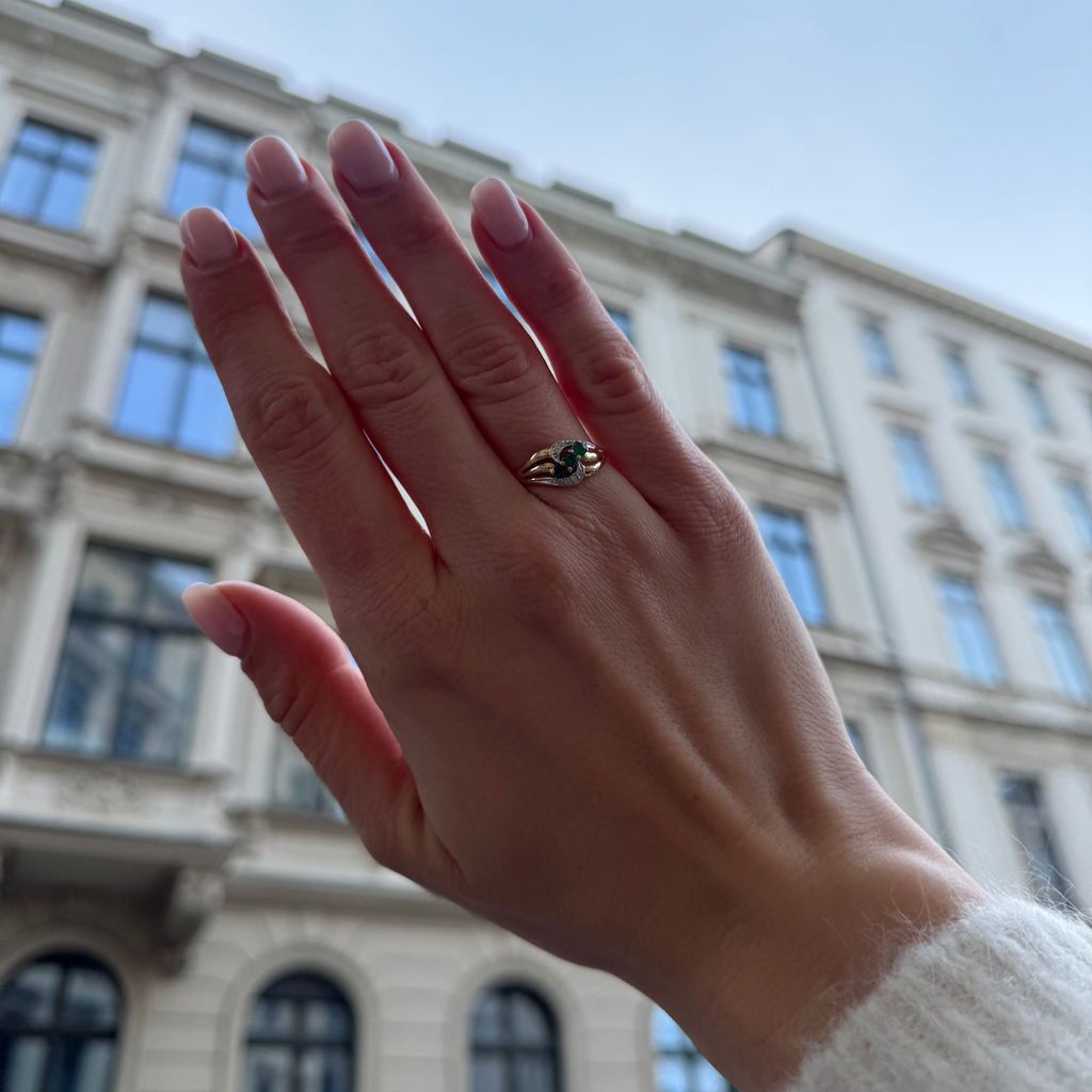 #13 - 750er GOLDRING MIT SMARAGDEN UND DIAMANTEN - RG 56